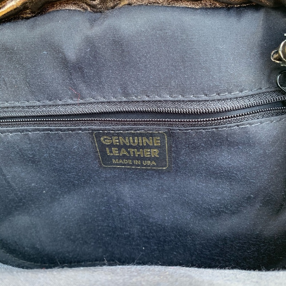 Vintage Genuine Metallic Clam-Shape Crossbody Bag - Picture 6 of 7